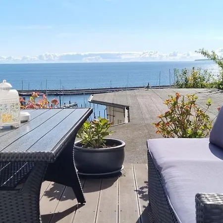 ホテル Sassnitzer Mit Baederarchitektur, Seeblick Und Sauna ザスニッツ
